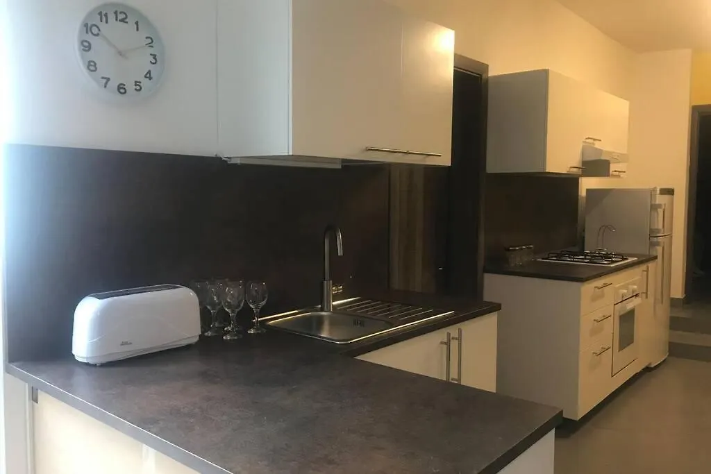 Apartment The Overhills Suite, Your Home Away From Home Naxxar